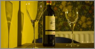 Hostel Room 5 Wine